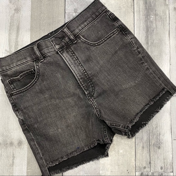 Express Pants - EXPRESS Mom Jean Shorts Super High Rise Frayed Hem Size 4